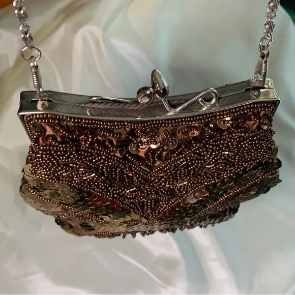Convertible brown sequin & glass beaded vintage bag. Silver hardware and chain. - Picture 9 of 12